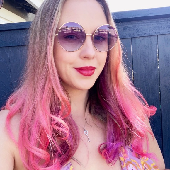 Hi, My name is Lydia, and I am a shopaholic. - Picture 3 of 4